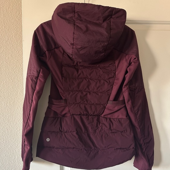 Lululemon down jacket size 4 - Picture 2 of 2